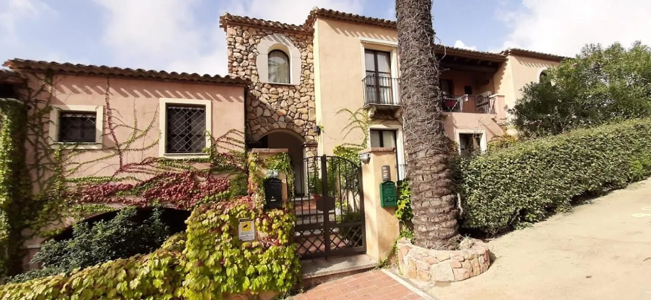 Rokkaria Holidays Apartments Villasimius